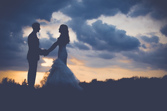 wedding-limo-640x480-31151599.jpeg