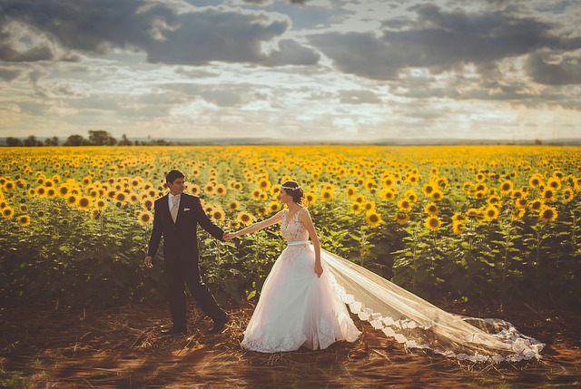 wedding-limo-640x480-36158000.jpeg