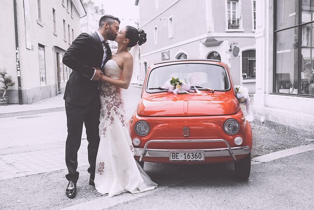 wedding-limo-640x480-83740709.jpeg
