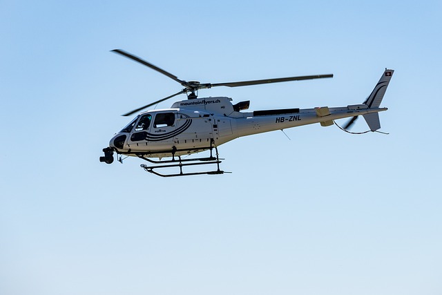 Experience Iconic Wonders from Above: Helicopter Flights in Dubai