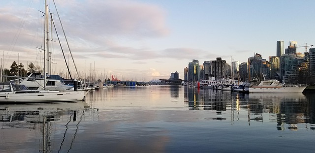 yacht-640x480-65555938.jpeg