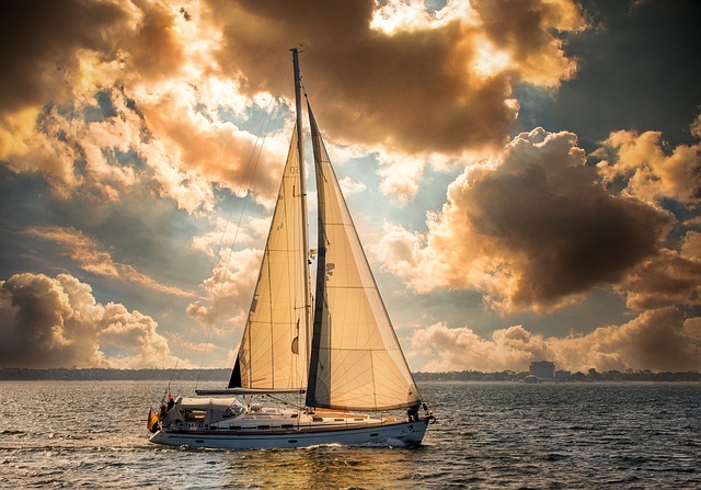 yacht-booking-640x480-89023929.jpeg