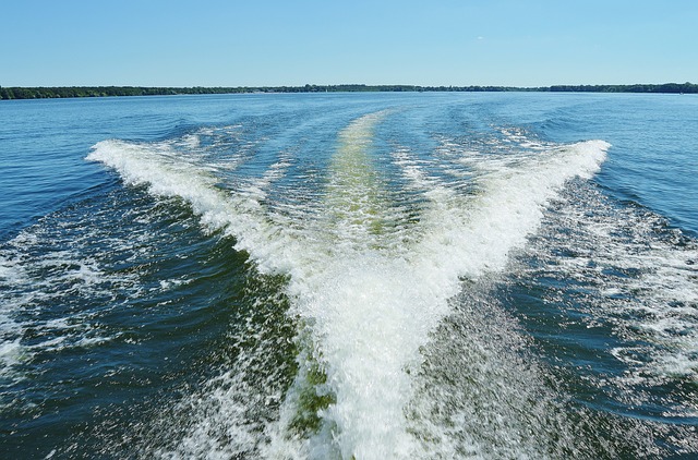 speed boat